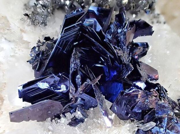 铜蓝Covellite CuS(Cu2S.CuS2)